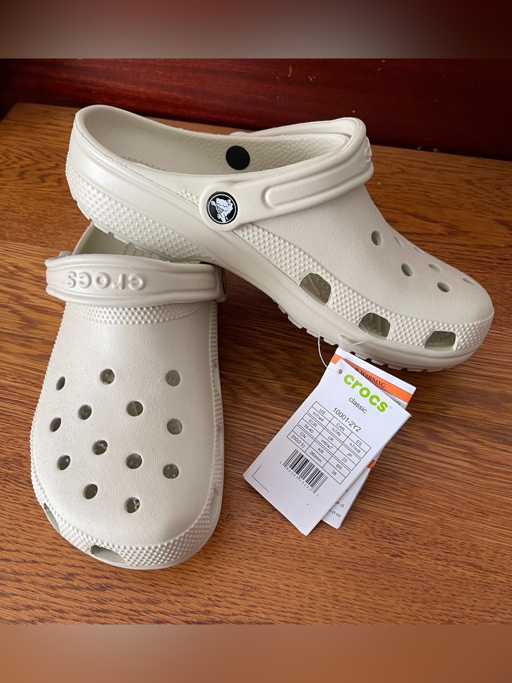 NEW CROCS CLASSIC Clog with Tags in Bone Beige Size women’s 9 - men’s 7